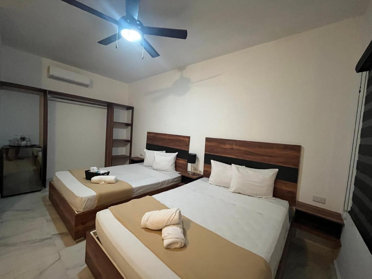 מלון פלאייה דל כרמן Balam Playa - 15Th Ave מראה חיצוני תמונה A bedroom in a hotel