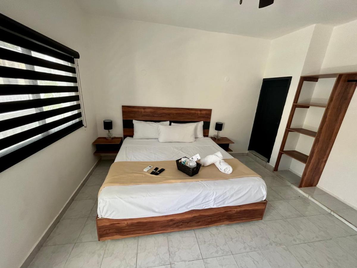 מלון פלאייה דל כרמן Balam Playa - 15Th Ave מראה חיצוני תמונה A bedroom in a hotel