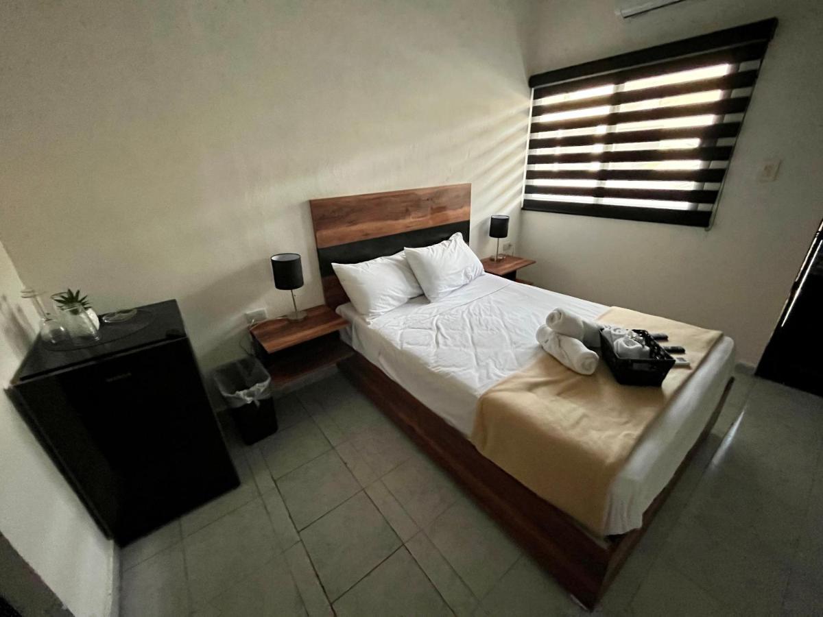 מלון פלאייה דל כרמן Balam Playa - 15Th Ave מראה חיצוני תמונה A bedroom in a hotel