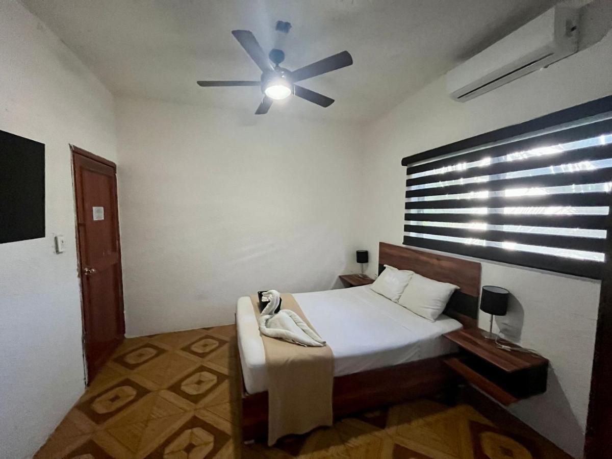 מלון פלאייה דל כרמן Balam Playa - 15Th Ave מראה חיצוני תמונה A bedroom in a hotel